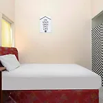 Oyo Life 2812 Hommy Boarding House