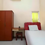 Oyo Life 2812 Hommy Boarding House