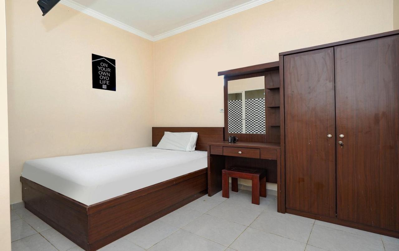 Oyo Life 2812 Hommy Boarding House 2* Semarang