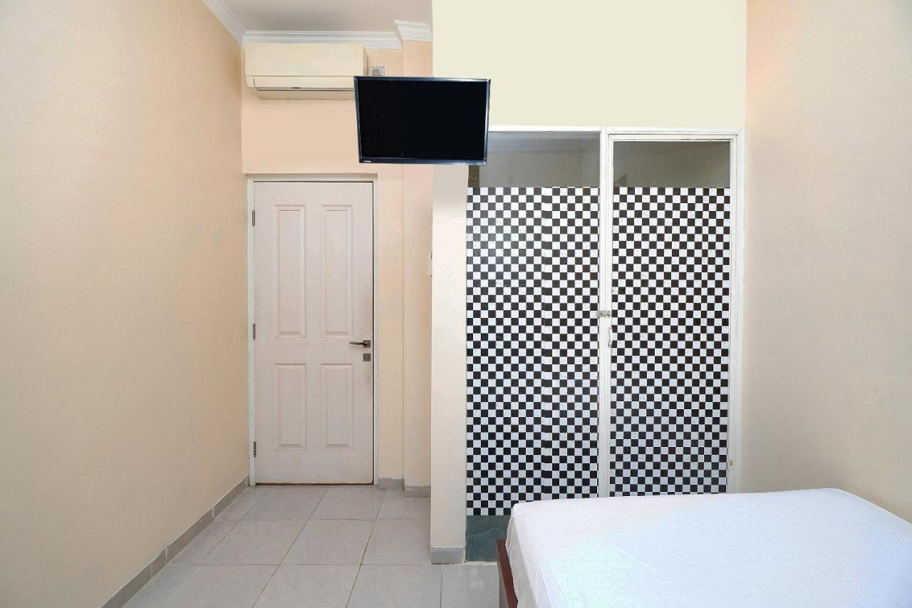 Oyo Life 2812 Hommy Boarding House Hotel Semarang