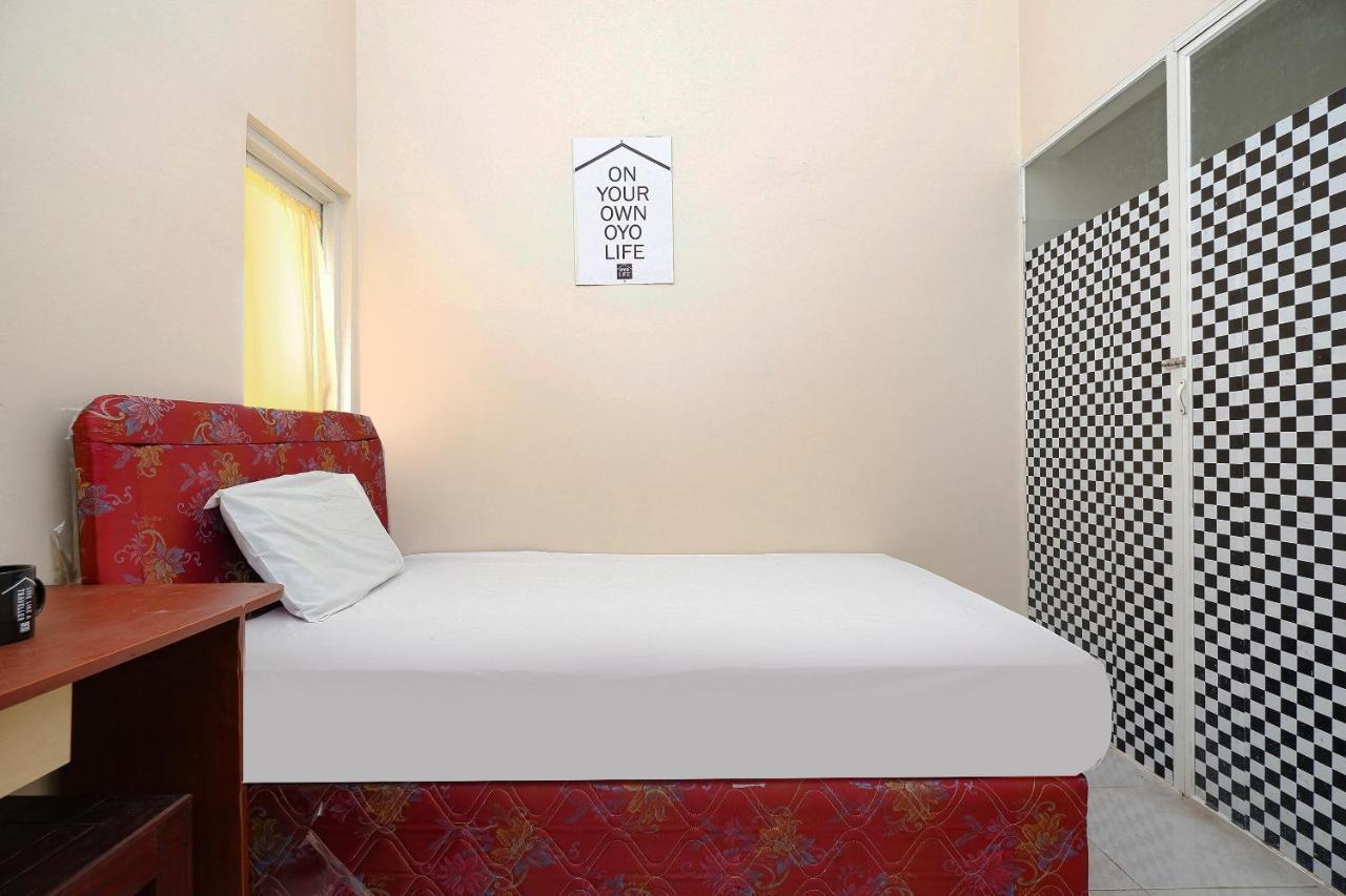 Oyo Life 2812 Hommy Boarding House 2* Semarang