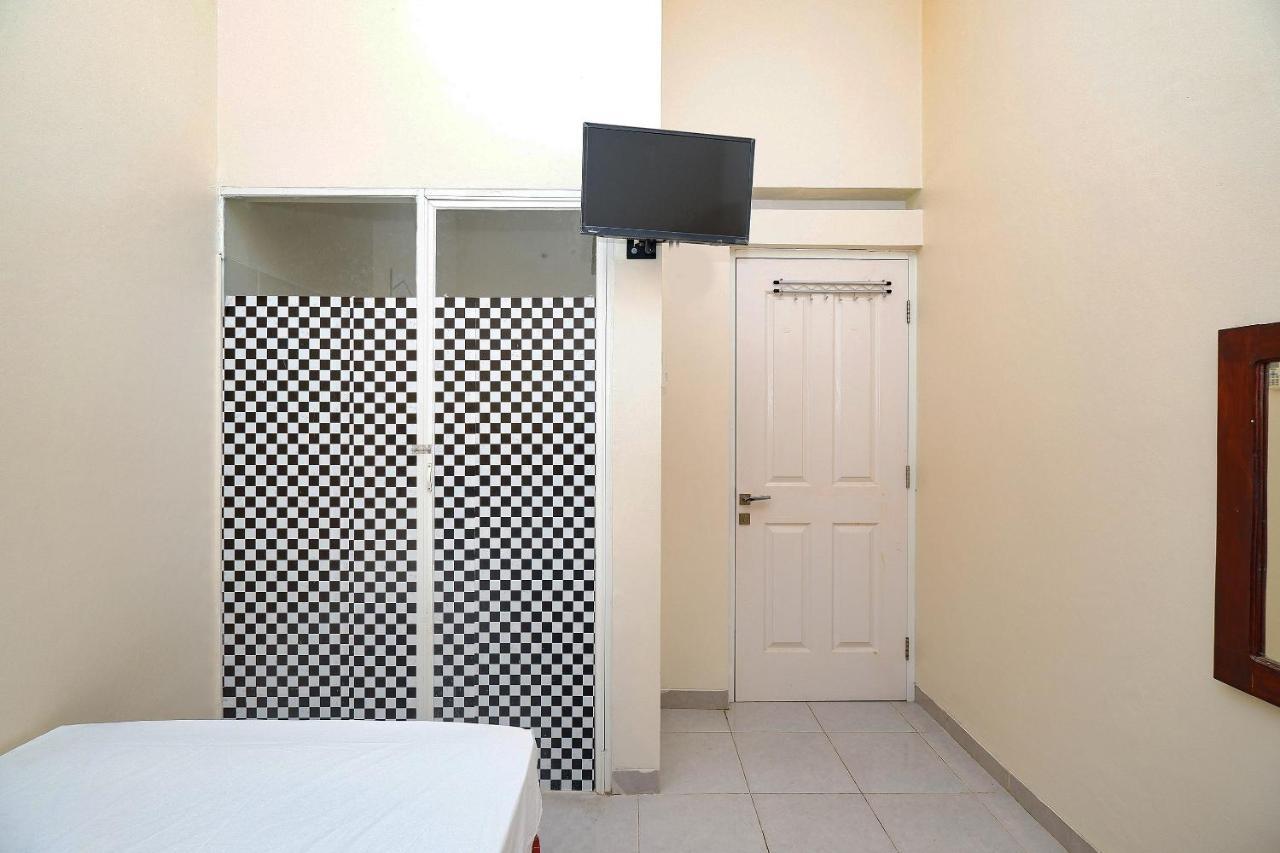 Oyo Life 2812 Hommy Boarding House Semarang