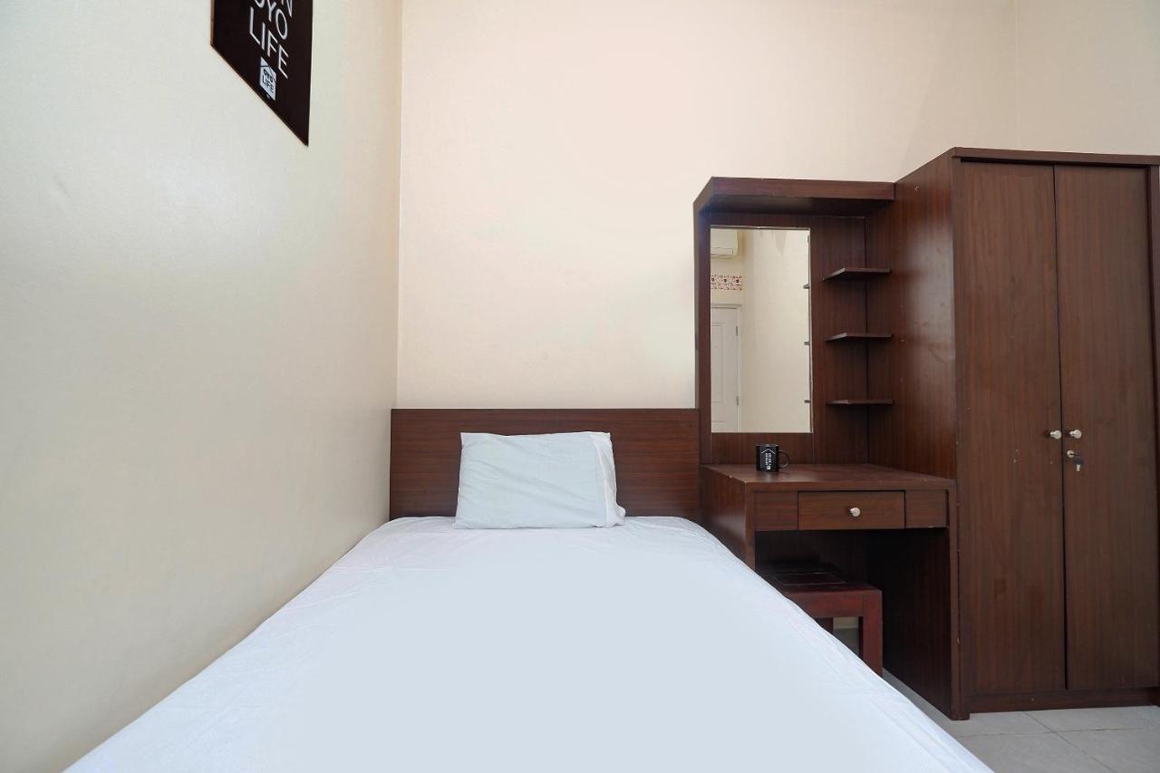 Oyo Life 2812 Hommy Boarding House 2* Semarang